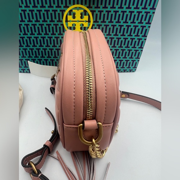 TORY BURCH KIRA Chevron SM Camera Bag Pink Moon Dust Bag & Shopping Bag Inc. NWT - Picture 10 of 14